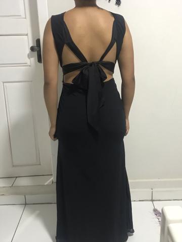 Vestidos de festa usados uma única vez.