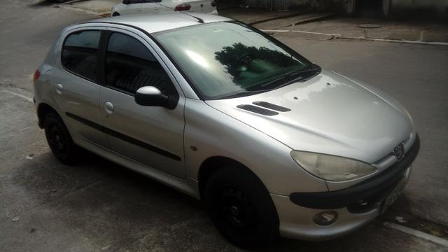 Peugeot 206 1.4 completo c/ GNV - Pouco rodado e em ótimo estado (2006/2007) - Foto 3