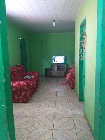 Troco uma casa no Canaã três quartos um sala e conhzinha