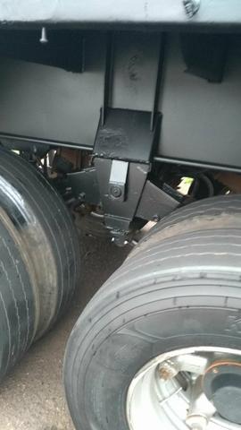 Vendo carreta LS ano 2001 assoalho de ferro roda raiada 295 com pneus - Foto 5