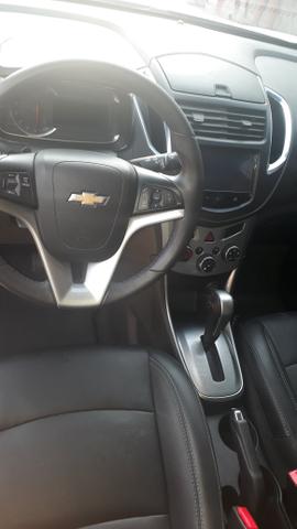 Vendo Chevrolet track LTZ 1.8 2015/1015 obs: com kit gás - Foto 6