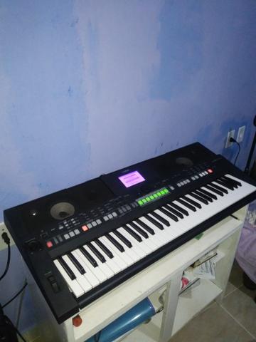 Teclado yamaha PSR S650