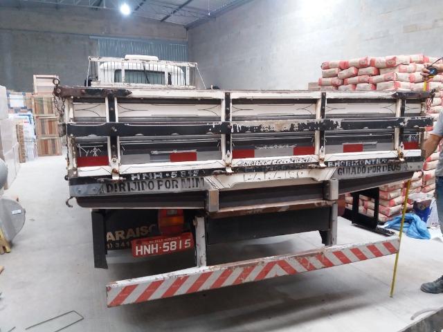 Carroceria de madeira para caminhao 3/4 6,20 x 2,20 metros - muito conservada - Foto 4