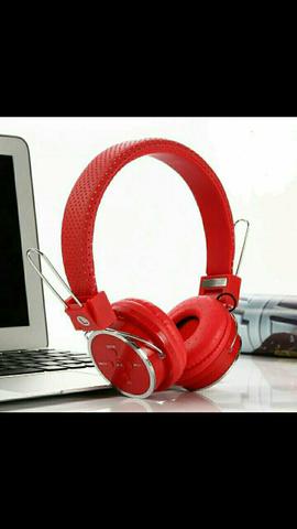 Fone via Bluetooth vermelho
