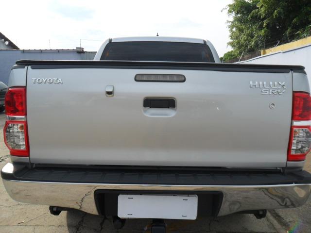 Toyota Hilux CD Srv D4-D 5 marchas 4x4 3.0 Tdi Diesel Aut - Foto 8