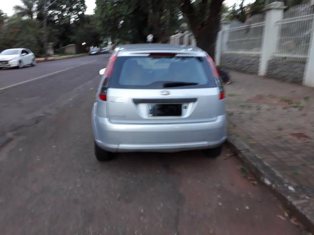 Troco MENOR OU MAIOR VALOR. FORD FIESTA 1.0 2013 IMPECÁVEL PLACA A - Foto 14