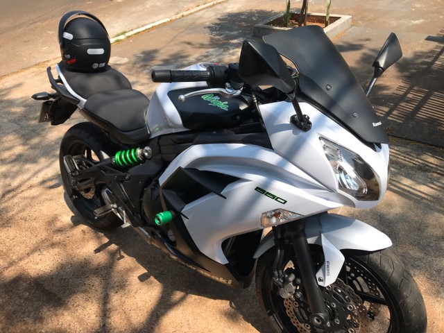 MOTO KAWASAKI NINJA 650