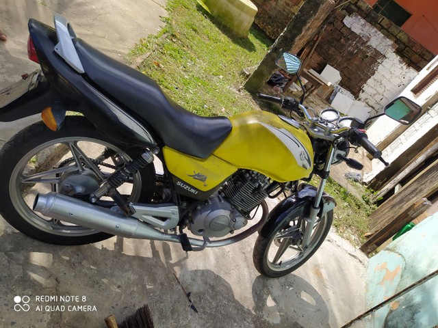 MOTO SUZUKI YES