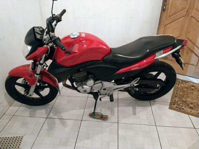 CB 300