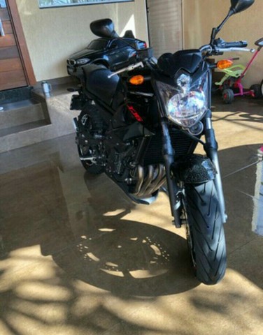 YAMARA XJ6