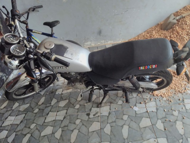 VENDO SUZUKI PARA MAS INFORMAÇÕES ENTRAR EM CONTATO *