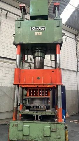 Prensa hidráulica 315 Ton