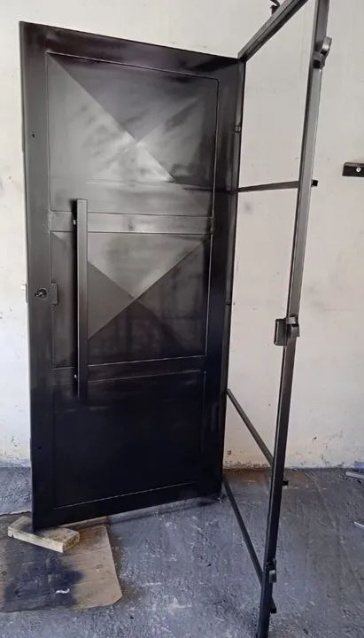 Porta Reforçada de segurança com três fechadura  - Foto 2