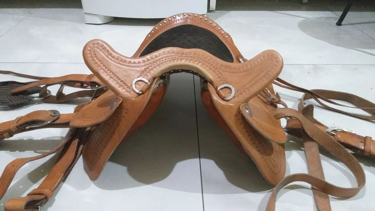 Sela zambium em Couro Legítimo