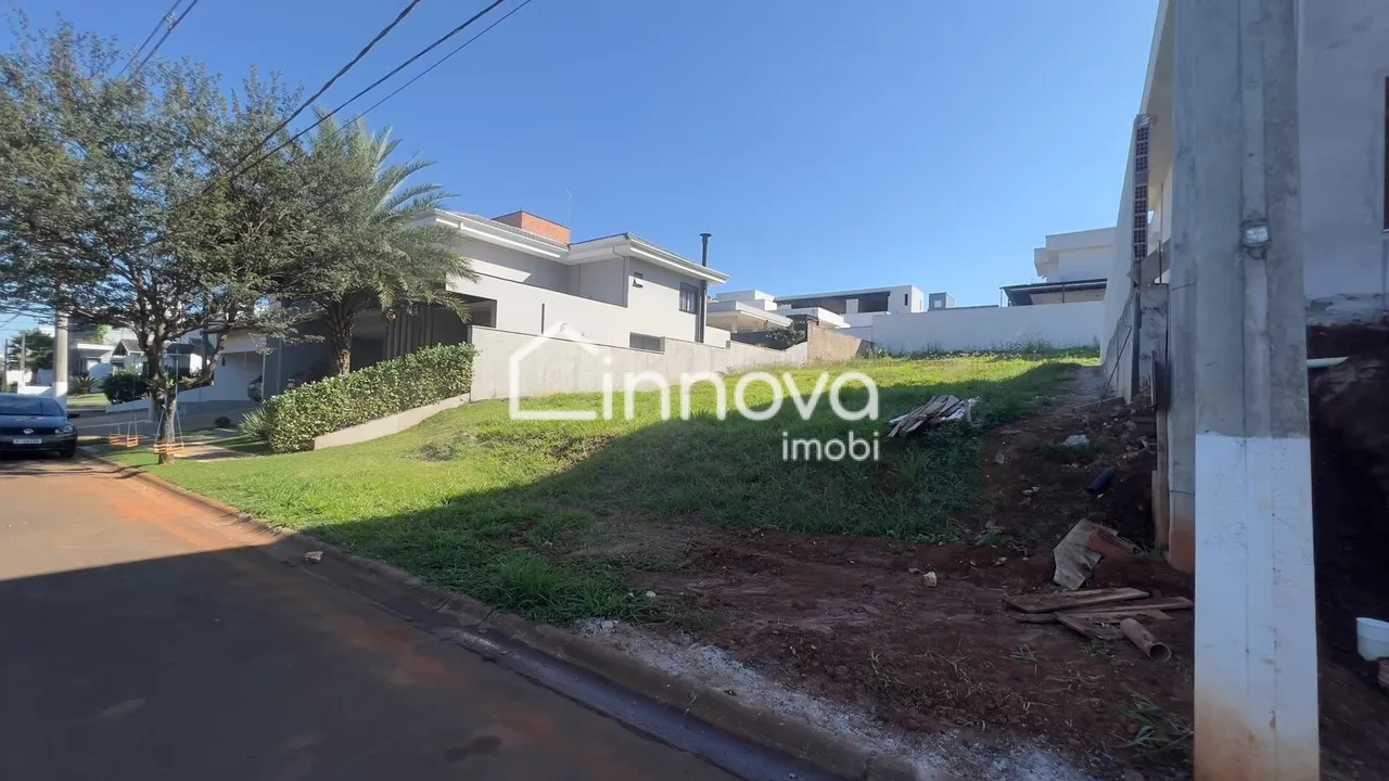 Terreno de 418m² em Condomínio fechado próximo a região central de Paulínia