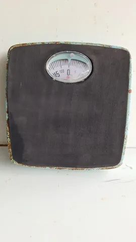 Balança antiga de chão até 120KG funcionando 89,00 Pix - 1203 - Foto 2