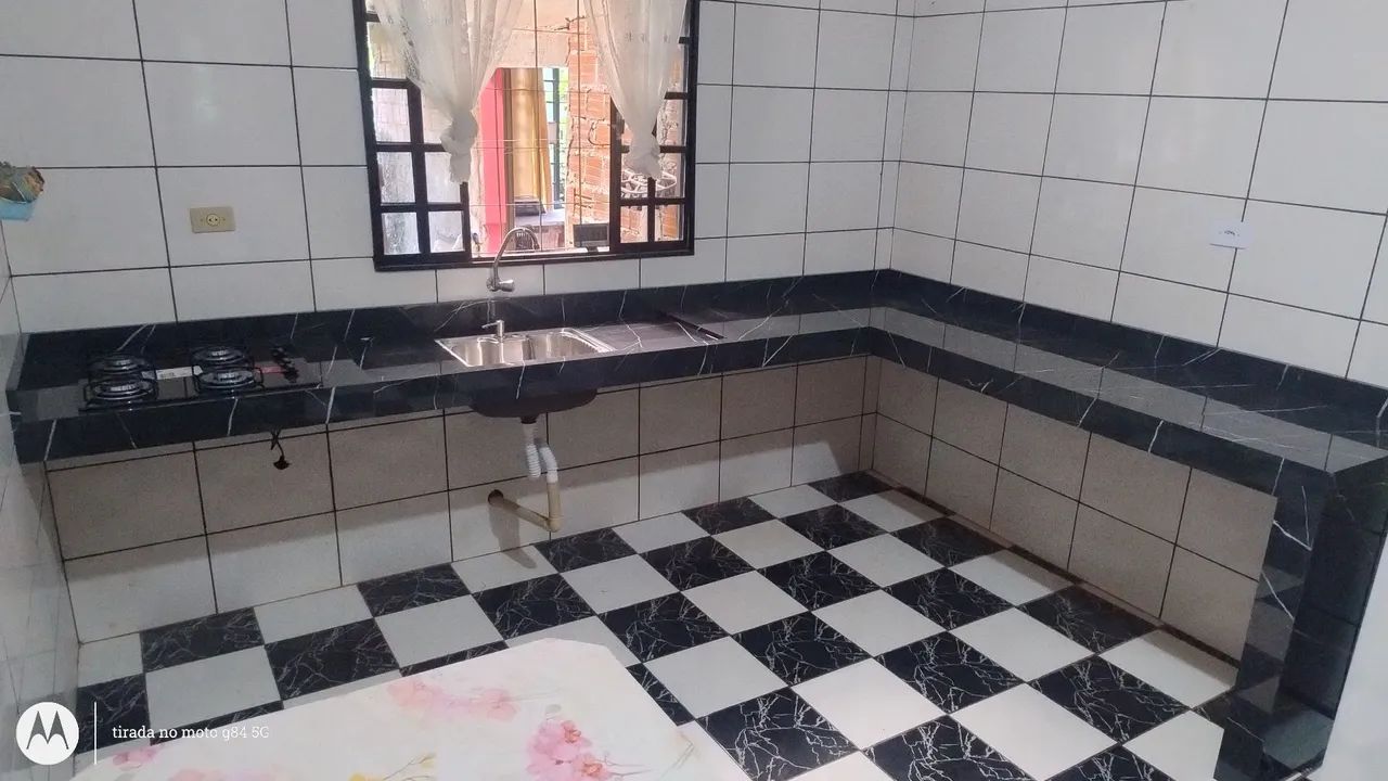 Pia escupida em porcelanato 