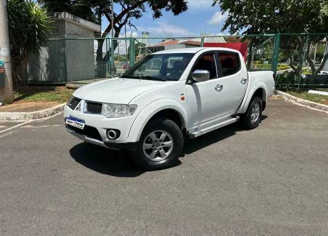 Mitsubishi L200 Triton HPE 3.2 CD TB Int.diesel AUT 2013