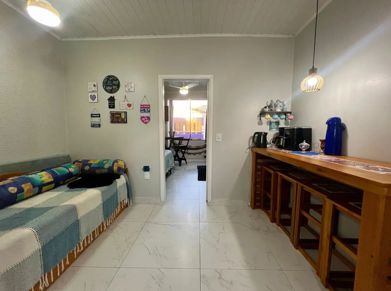 Apartamento de 1 quarto disponível para locação anual.