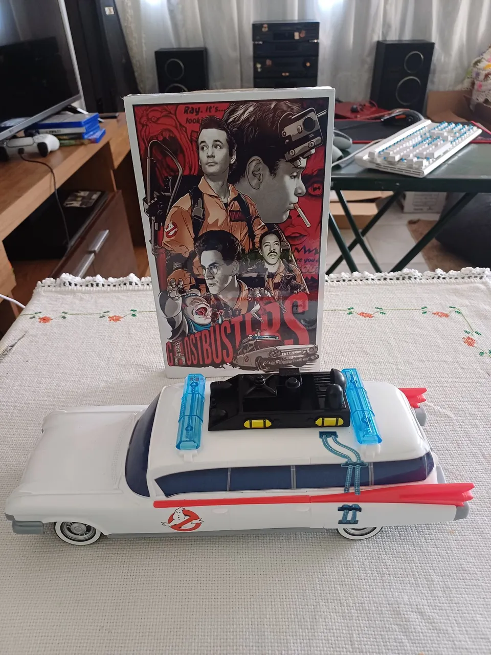 Ghostbusters ECTO-1 e Quadro - Colecionável