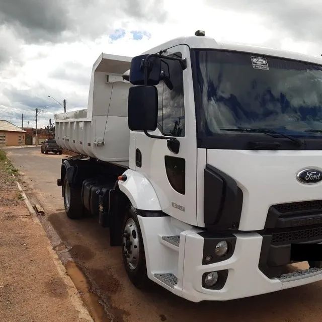 Ford Cargo 1319 Caçamba 2013 (repasse) - Foto 3