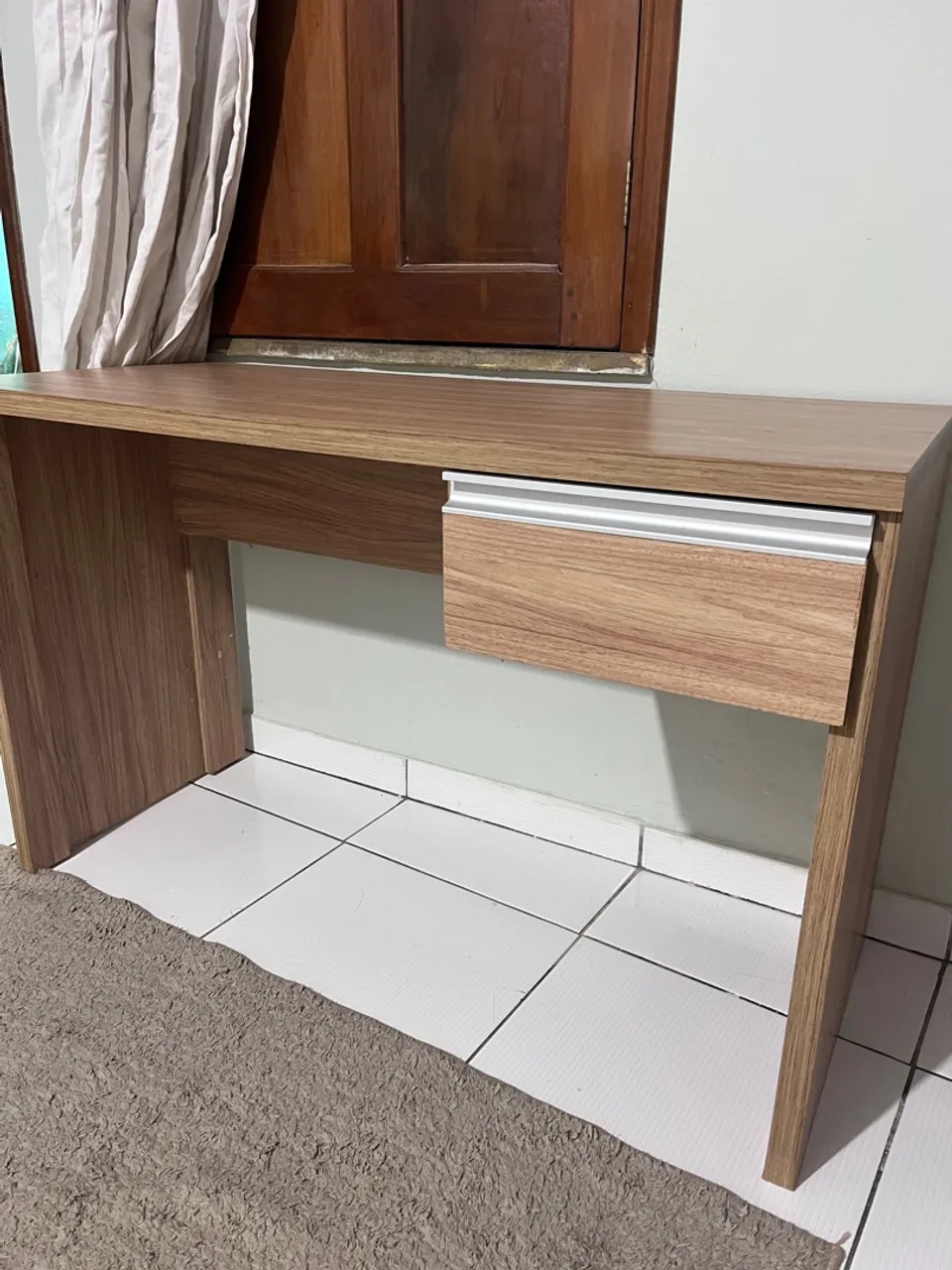 Escrivaninha / mesa de estudos