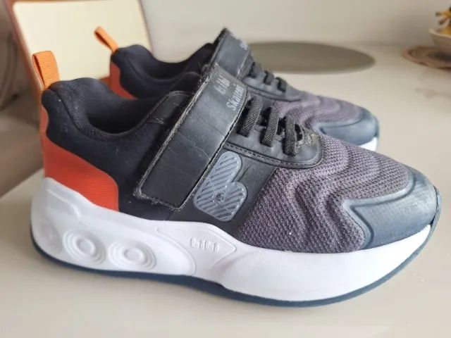 Tenis skate (com rodinhas) tam 33