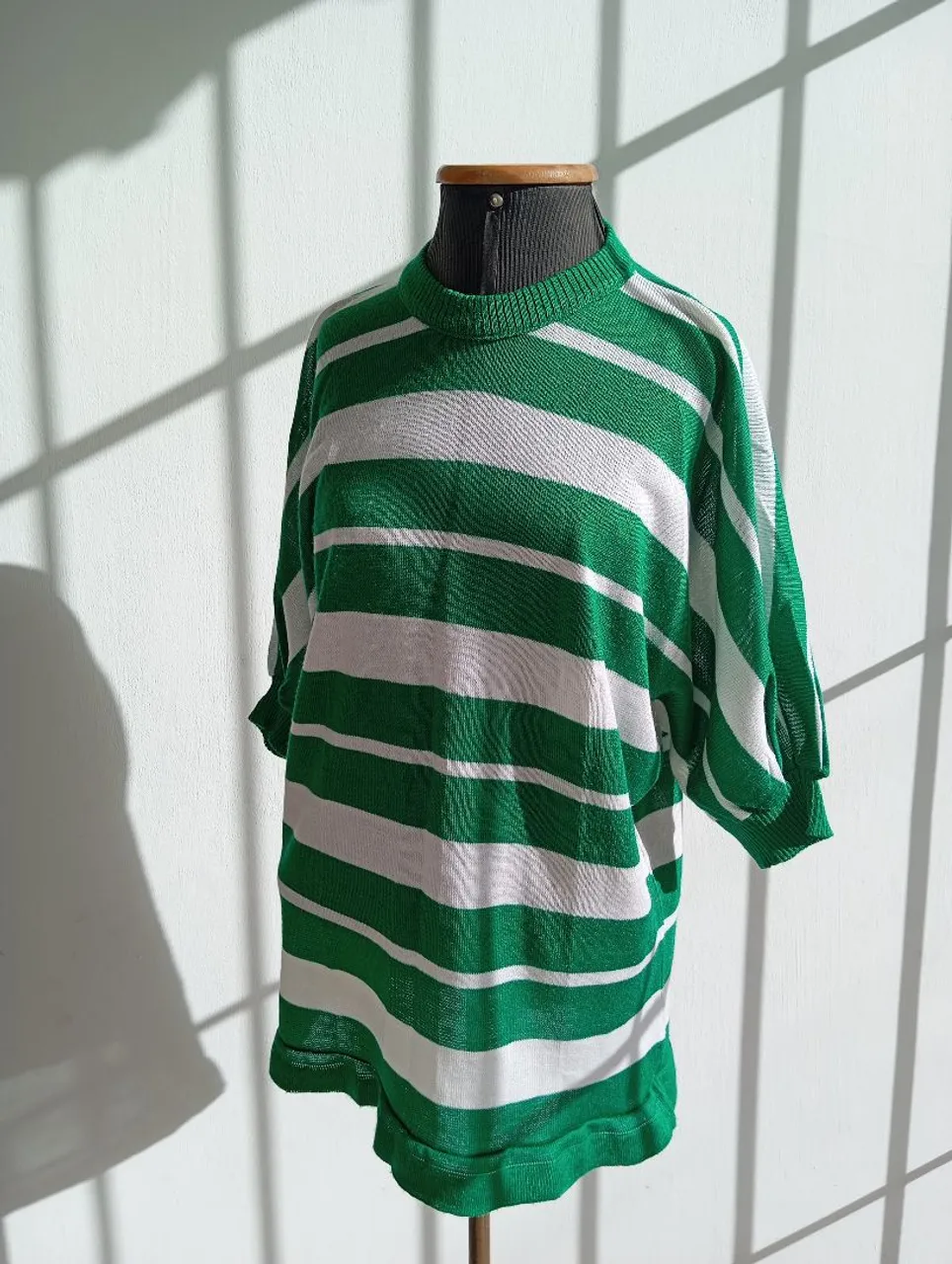 Blusa listrada verde e branca, cgc