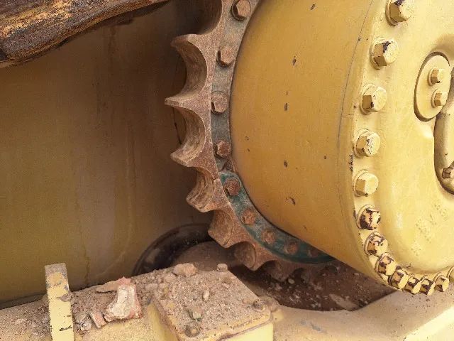 TRATOR DE ESTEIRAS CATERPILLAR, MODELO D8L - Foto 6