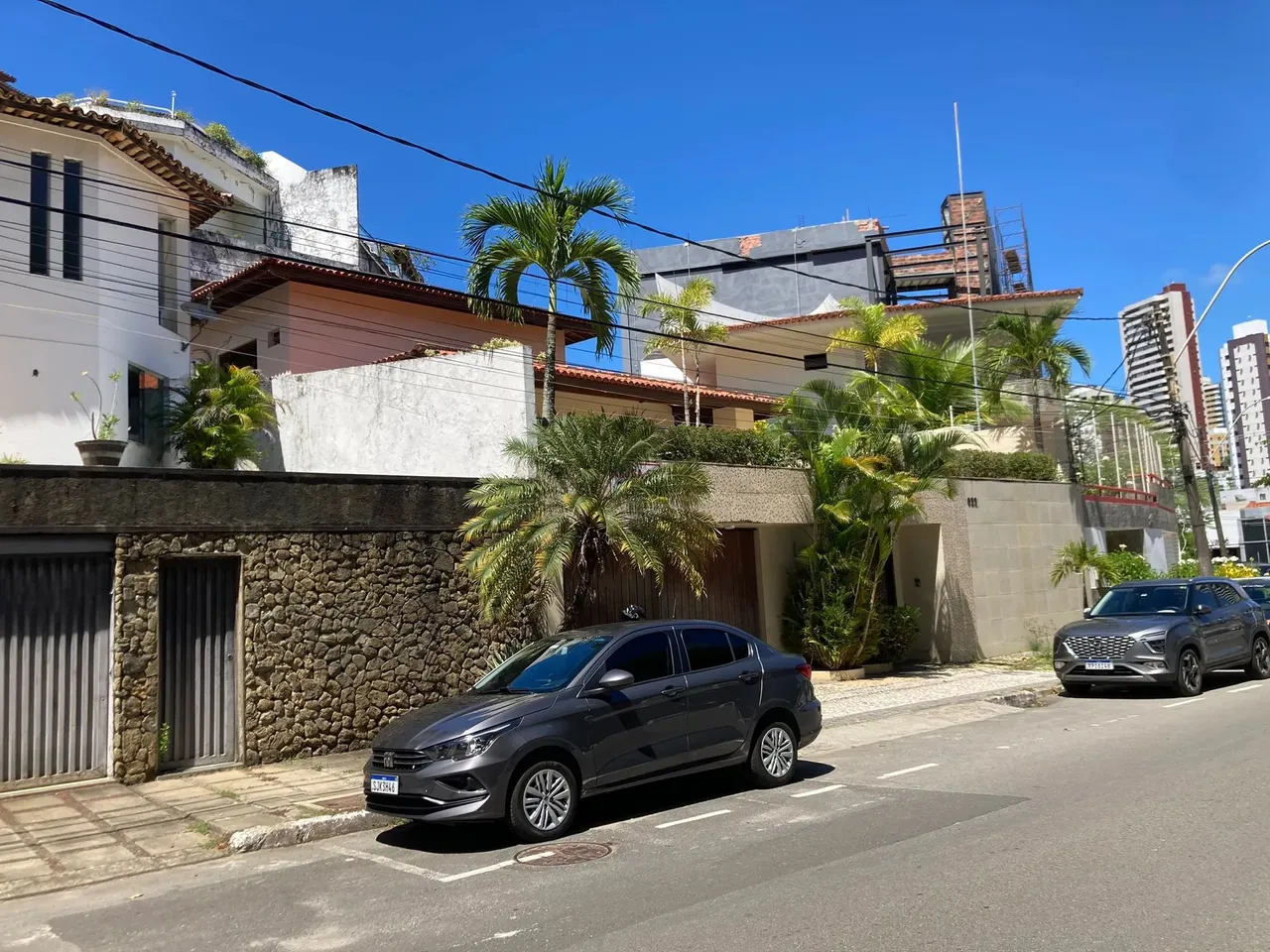 Imóvel para aluguel tem 455 metros quadrados com 4 quartos em Caminho das Árvores - Salvad