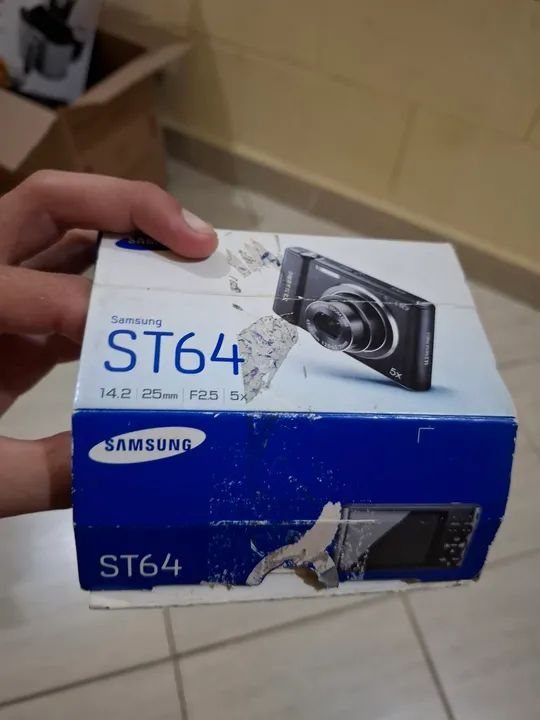 Câmera Digital Samsung ST64 - 14.2MP - 5x Zoom