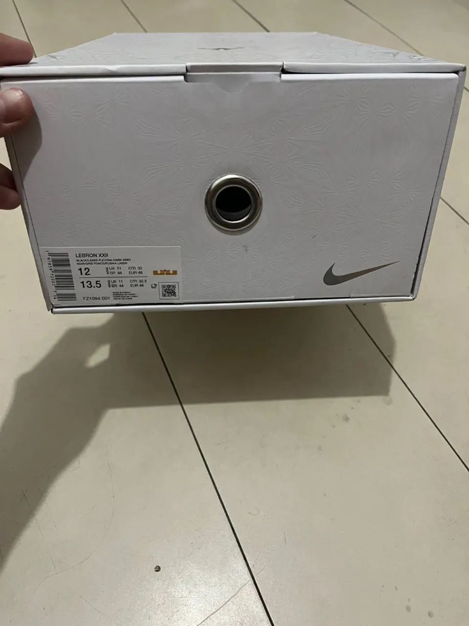 Caixa tênis LeBron XXII nova - Foto 3