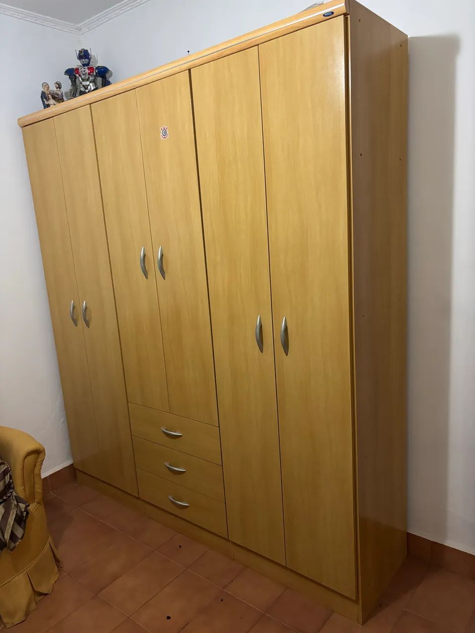 Guarda-Roupa Casal 6 Portas e 3 Gavetas - Ótimo Estado