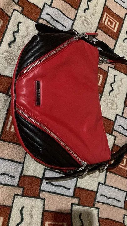 Bolsa de Ombro Vermelha e Preta - Foto 3