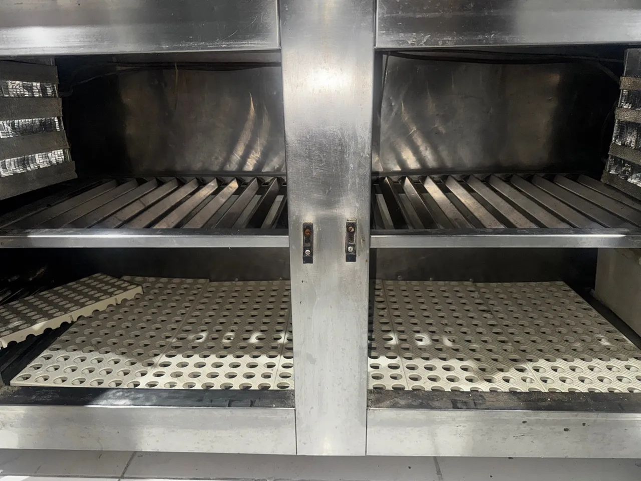 Bancada Refrigerada 4.3m inox - Foto 2