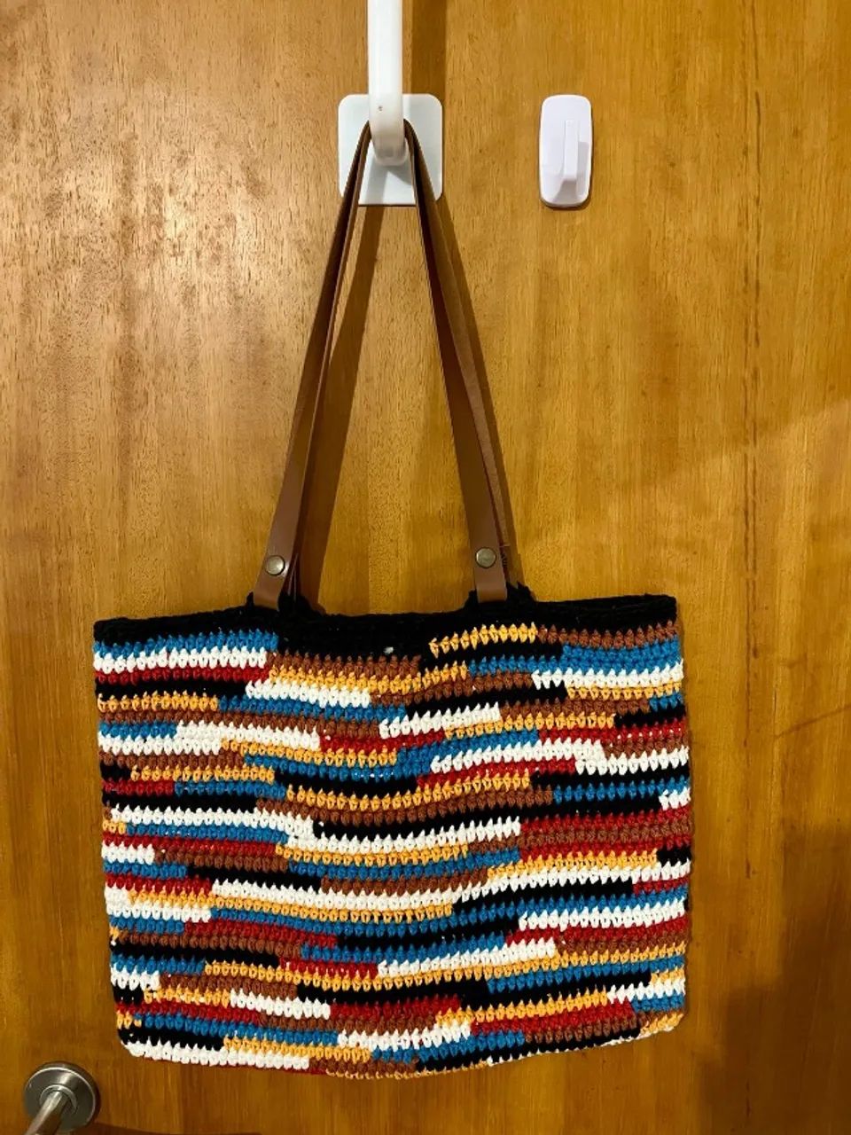 Bolsa de crochê colorida nova