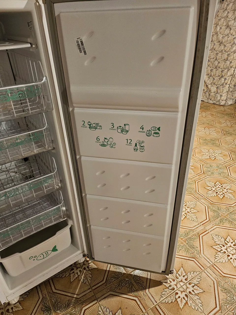 Freezer Vertical com Gavetas