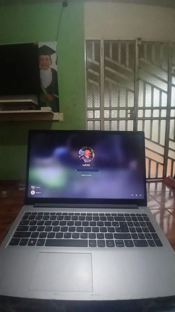 Notebook Lenovo- Ideal para estudos e trabalho