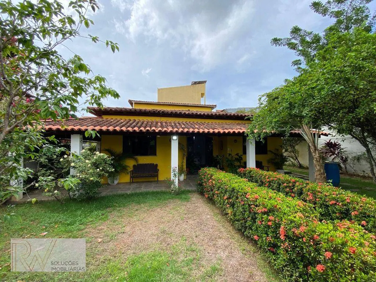 Casa com 6 Dormitórios 3 Suítes à Venda, 200 m² por R$ 1.300.000,00 - Imbuí - Salvador/BA