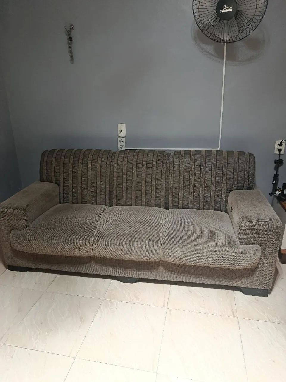 Sofá de 3 e 2 lugares jogo