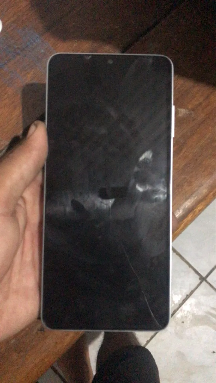 Samsung A06 semi novo em perfeito estado