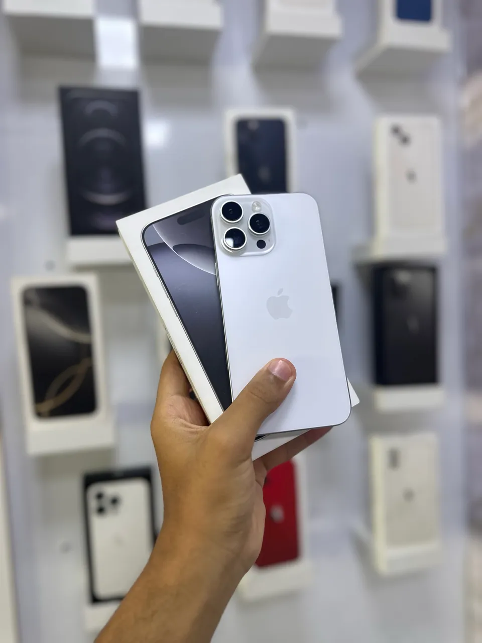 iPhone 16 pro Max 256g, 93% de bateria, lacrado! - Celulares e