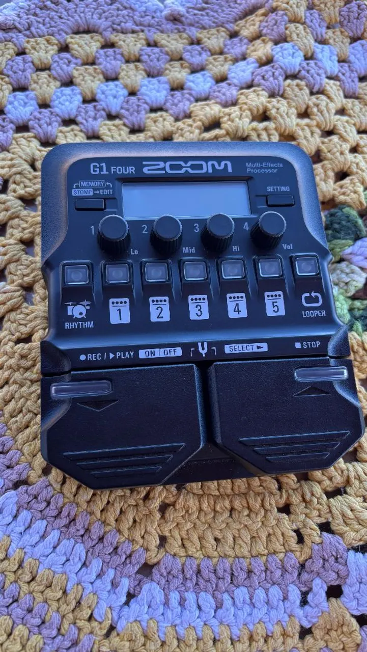 Zoom G1 Four Multi-Effects Processor