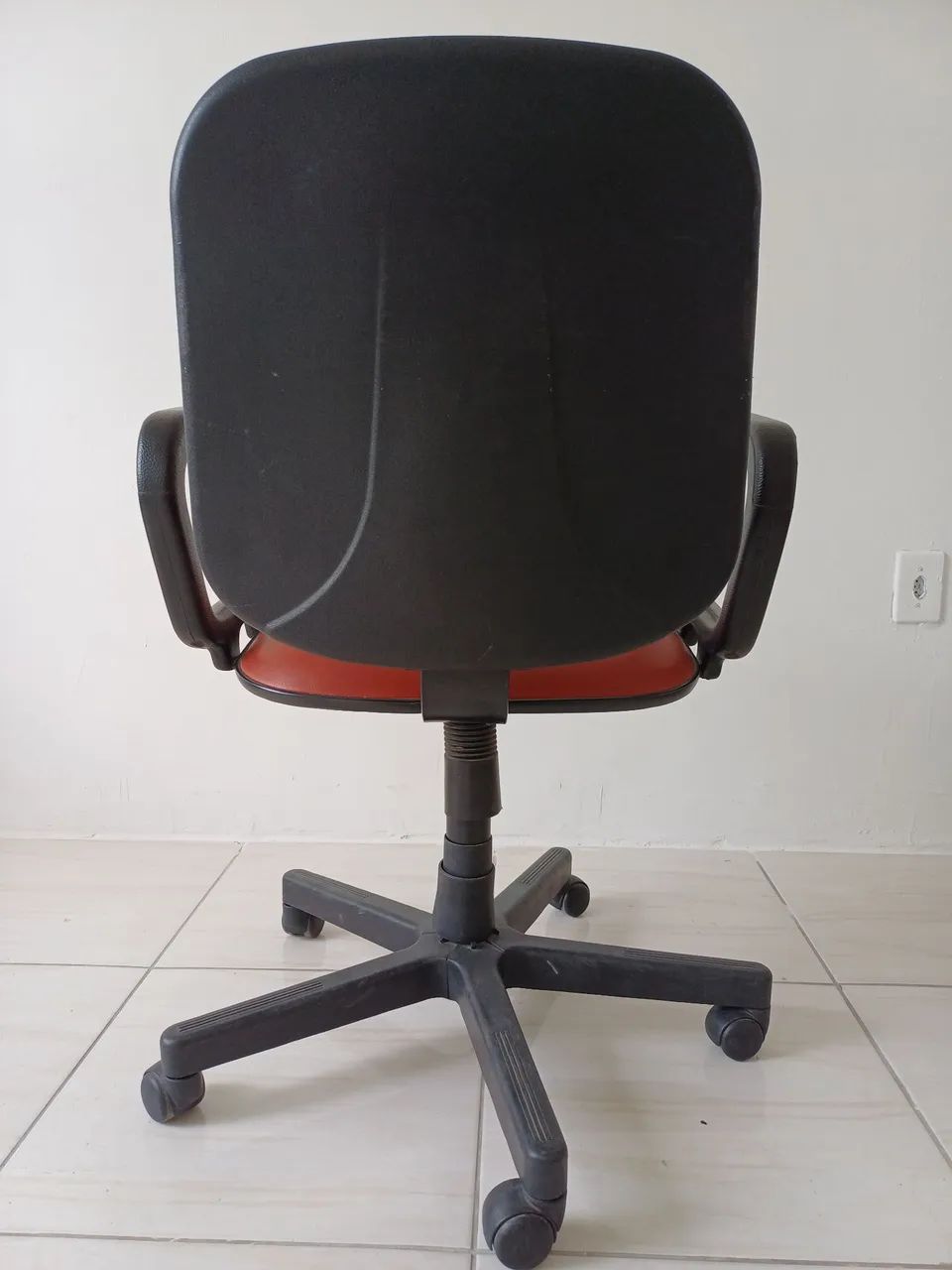 Cadeira de Escritório Giratória com Rodinhas - Foto 5