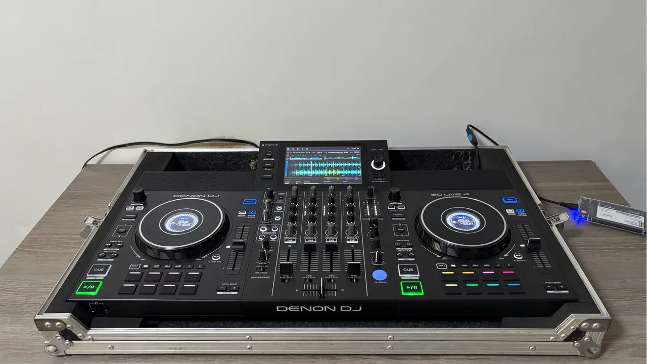 Controlador DJ Denon SC Live 4 + Case
