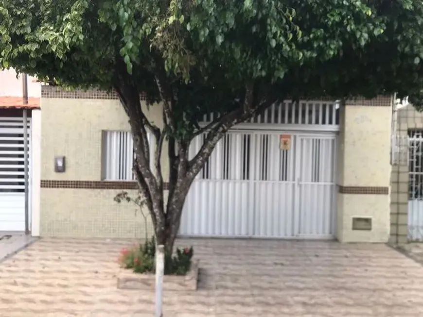 R/ CASA VILA LUISÃO