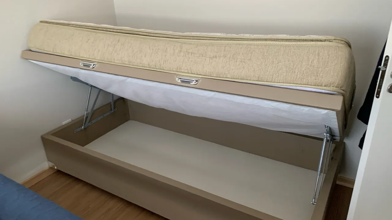 Cama Box/ baú com colchão