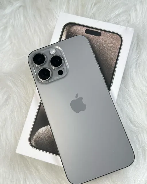 iPhone 15 pro Max 256gb novo com nota