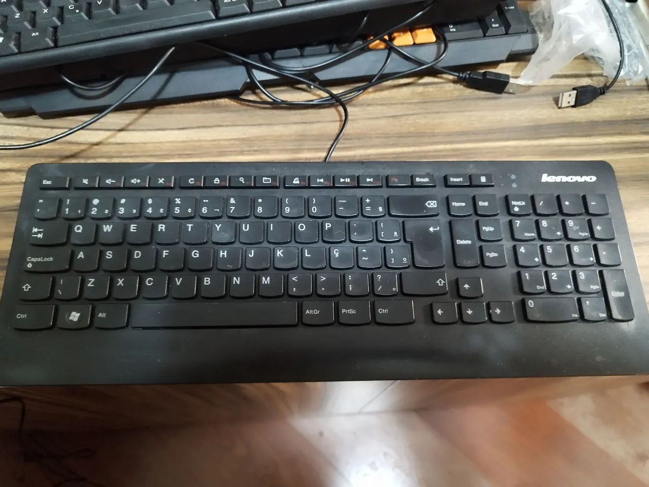 4 TECLADOS 1 MOUSE  - Foto 5