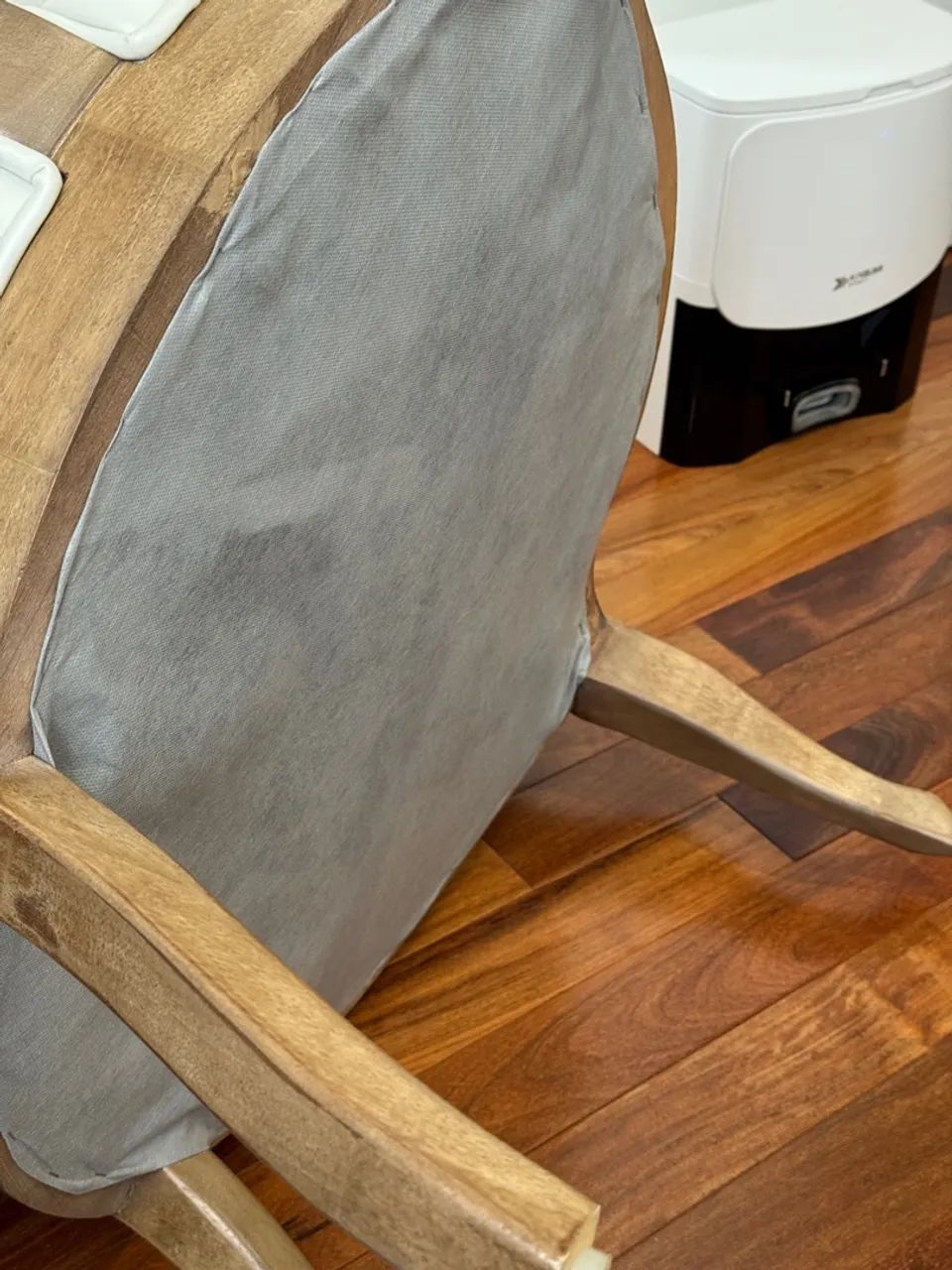 Poltrona Clássica Maria Antonieta com Capitonê - Cor Avelã - Foto 6